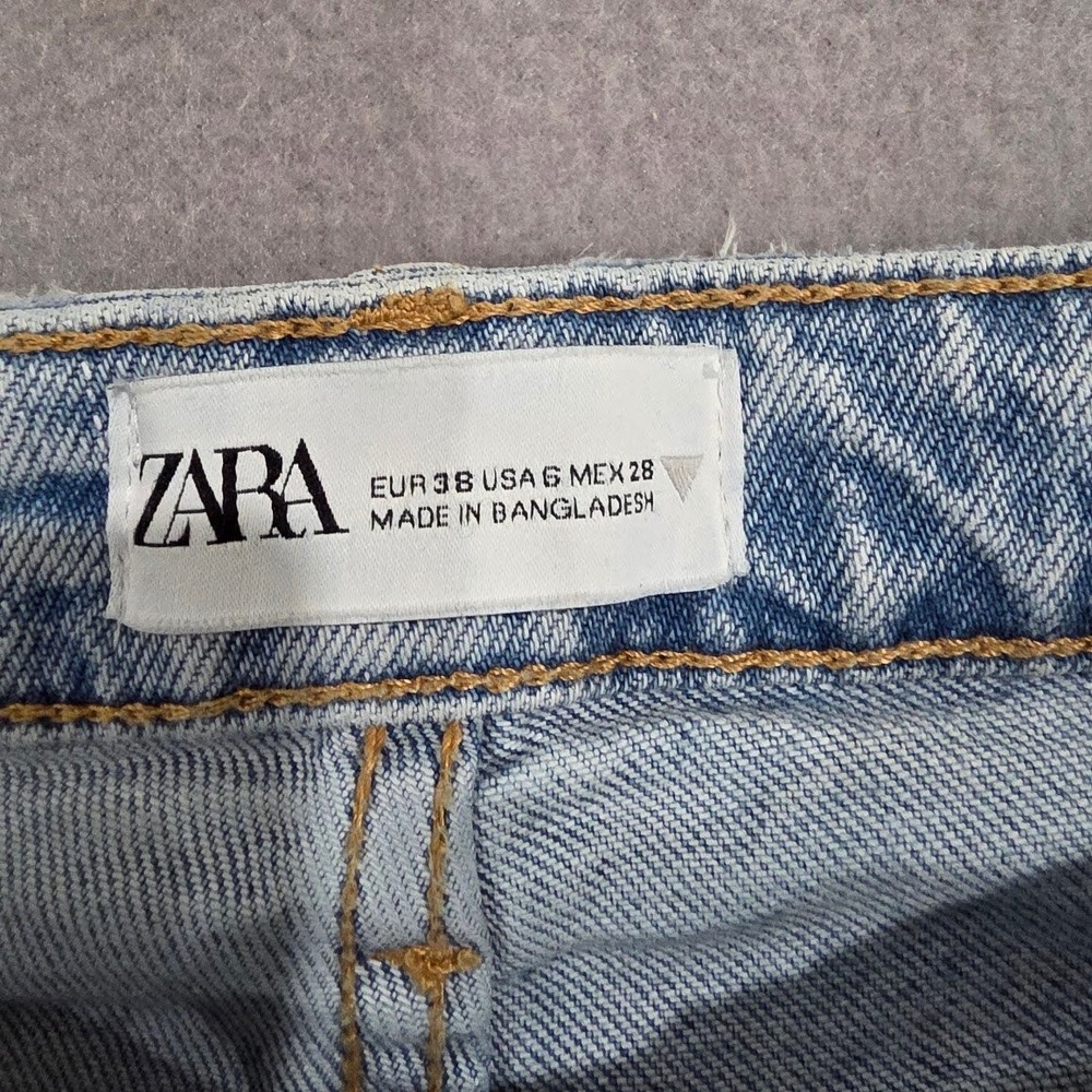 Zara High Waisted Straight Leg Jeans Light Wash Raw Hem Blue Denim Size 6 US 28 - Picture 3 of 7